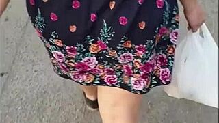 Teasing a Curvy Mature in Tight Skirt on Lima Streets