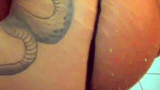 deixa eu senta no seu pau ai deipois voce coloca forte na minha bunda pra eu gozar