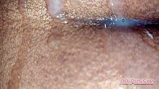 Deixei O Rabo E A Pussy Cremosa De Fora Para O Meu Inquilino Pagar A Renda!