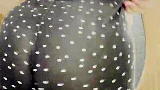 blonde bombshell shakes big natural tits and ass in leggings