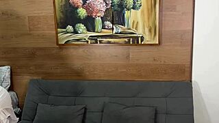 fiz o novinho gozar duas vez comigo