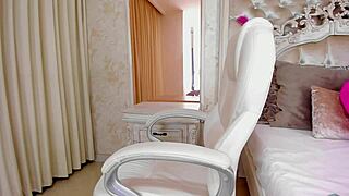 Shantallknowless Fingers Pussy with Vibrator