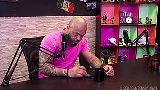 Negra Safada Faz Boquete no Pau do Negão - Negro Top Delícia