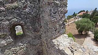 Transando em um castelo ponto tur�stico da europa damiana flowers sextrip pela europa ep3