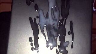 Pau grande gozando litros in solo masturbation