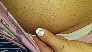 La Mujer De Mi Tío Me Mandó Esto Mientras Yo Estaba En El Cuarto De Al Lado.