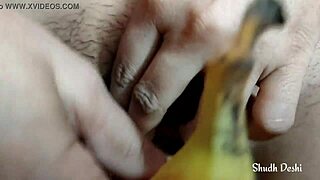 Sali Ne Dala Chut Mein Kela Jija Ne Bhi Kele Se Choda