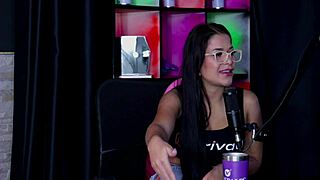 o motivo que decidiu fazer conteudo porno se decepcionou na primeira gravacao quer colocar dedo no cu do homem e ao experimentar outra mulher - emily louise watch on sheer red