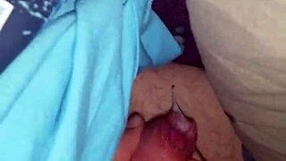 WIFE HANDJOB CUMSHOT!