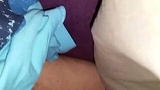 WIFE HANDJOB CUMSHOT!