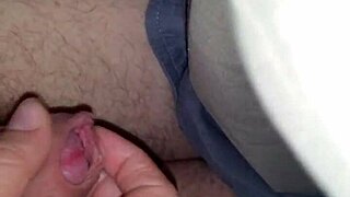 WIFE HANDJOB CUMSHOT!