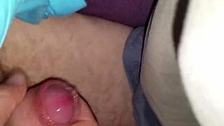 WIFE HANDJOB CUMSHOT!