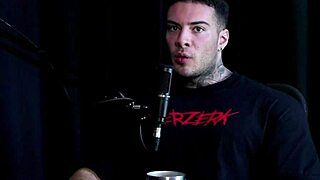 Rafinha shows tits in public casting