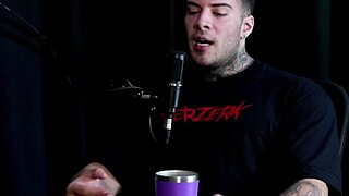 Rafinha shows tits in public casting