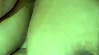 gordinha sexy does a solo performance with confidence