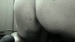 Snowbunnyqueen27 Boldly Rides Her 11 Inch Dildo with Intense Pussy Action