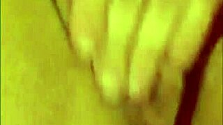 naughty girl needs her juicy wet pussy filled