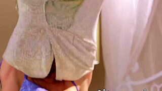 Sarah Vandella Strapon Fucks Milf Stepdaughter!