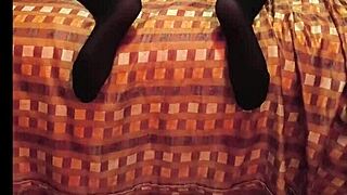 The skinny horny amateur girl started moving her body in rich sensual ways during the amateur session.