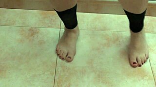 Sexy dancers showcase intriguing feet moves