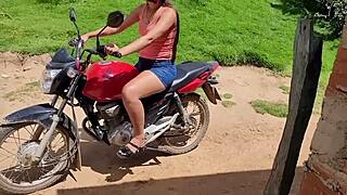 Delicious Brunette Teases Her Audience with Oral Skills in Emotional Display