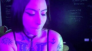 Solo Woman Uses Toys And Vibrator For Moaning Pleasure