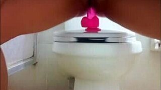 Sexy girl sends dirty video to her boyfriend and it is leaked part 1