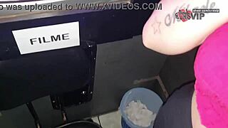 Chupando Desconhecidos Engolindo Porra E Beijando O Corno Gloryhole 17 - Trailer