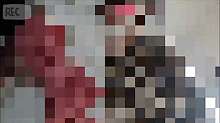 maduro inventou mentiras para que vizita teve que dividir a cama com cum on ass e handjob.