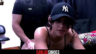 Meu Amigo Policial Dotado Safado Meteu Seu Pauzão Grosso Até No Meu Cuzinho