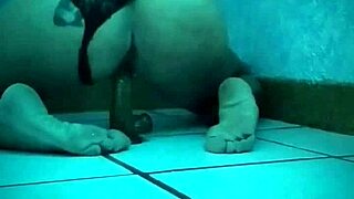 La pandita enjoys her hot year with favorite toy