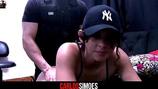 Meu Amigo Policial Dotado Safado Meteu Seu Pauzão Grosso Até No Meu Cuzinho