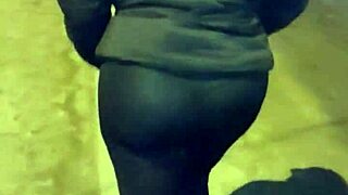 madura culona flashes big ass in see-through leggings outdoors