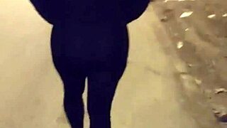 madura culona flashes big ass in see-through leggings outdoors