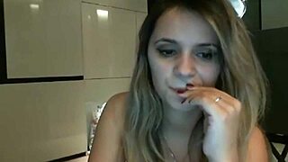 Dea enjoys a shower session in Berlin with special effects