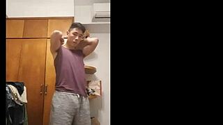 Hey, watch me masturbate on web chat solo