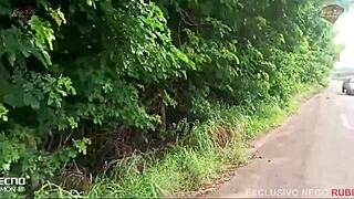 Preto da rola gigante diz, Arrebento a esposa do corno no mato!