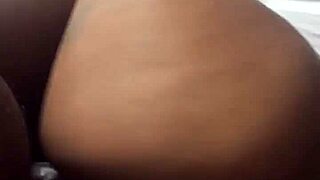 ebony woman with curves