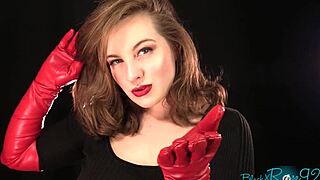 I am a housewife flashing and giving jerk off instructions