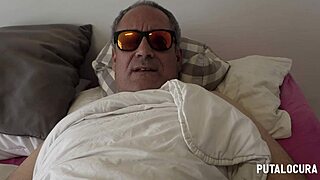 The southern star cleaner seduces her boss and swallows his load.