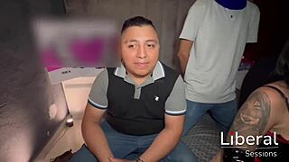 enfermera sexy cura a 3 pacientes sacándoles la leche 😈