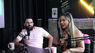 Ela Sente Ciúmes Mesmo Sendo Liberal O Marido Não Deixa Ela Dar Pra Outro Fez Sexo Anal E Transou No Caminhão - Juli Figueirã E Felipe Larrossa Sheer Red