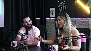 Ela Sente Ciúmes Mesmo Sendo Liberal O Marido Não Deixa Ela Dar Pra Outro Fez Sexo Anal E Transou No Caminhão - Juli Figueirã E Felipe Larrossa Sheer Red