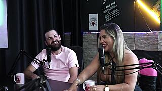 Ela Sente Ciúmes Mesmo Sendo Liberal O Marido Não Deixa Ela Dar Pra Outro Fez Sexo Anal E Transou No Caminhão - Juli Figueirã E Felipe Larrossa Sheer Red