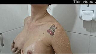 Vem tomar banho comigo!