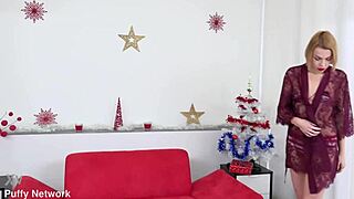 swollen pussy stretches with dildo for orgasm