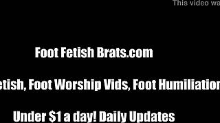 Bella and jasmine are in foot fetish heaven