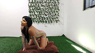 La ingenua y nueva saritacoketa est� muy excitada realizando la prueba para empezar una doble penetracion profesional muy pronto el video exclusivo en premium