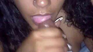 Bomb shellz deep throat like a pro