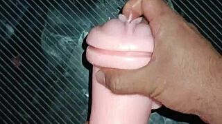 Kissy Offers Her Wet Vagina and Gives a Deep Blowjob